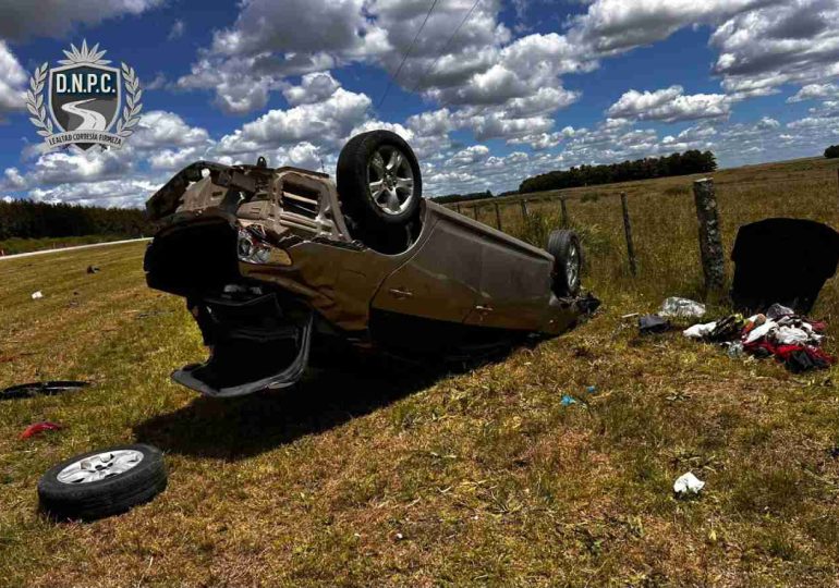 Tres personas resultaron lesionadas tras un vuelco en ruta 14, departamento de Flores