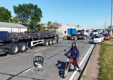 Un lesionado en triple choque que paralizó los Accesos a Montevideo