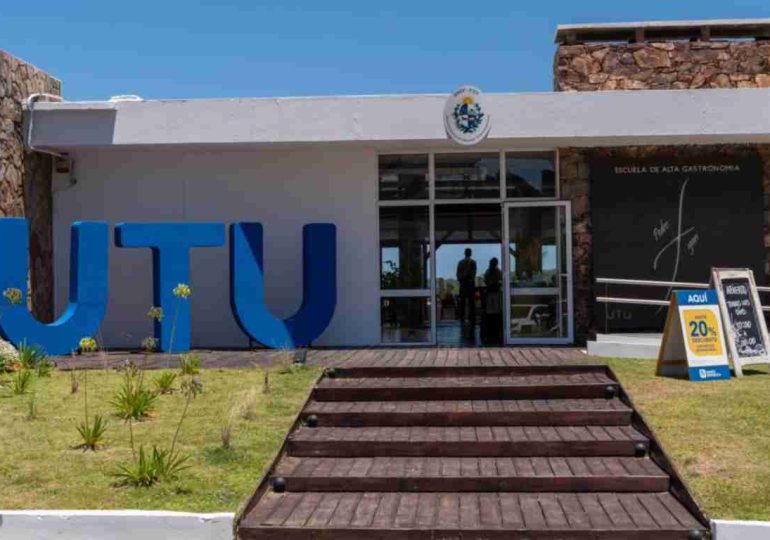 IDM renueva comodato con UTU por parador de la 12
