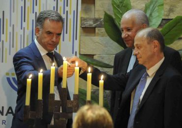 Yamandú Orsi participó en conmemoración de la Noche de los Cristales Rotos
