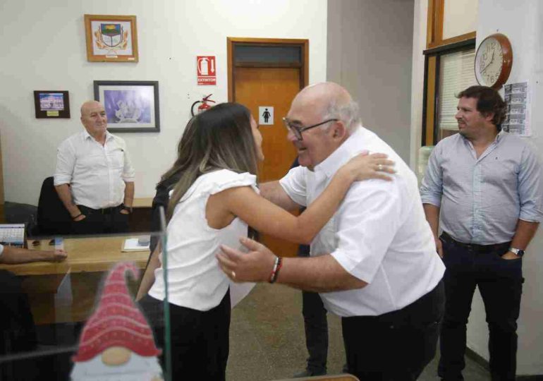 Intendente comenzó en San Carlos con la ronda de saludos por las fiestas