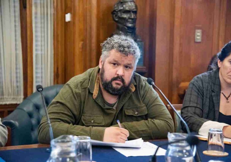 Diputado del FA propone proyecto de ley para formar docentes en computación ante alta demanda