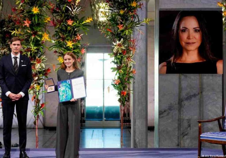 Hija de opositora venezolana Machado recibe Nobel de la Paz