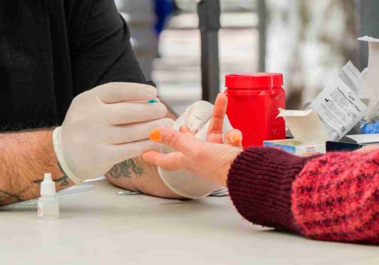 Uruguay fortalece el acceso a test rápidos de sífilis y VIH en servicios de salud