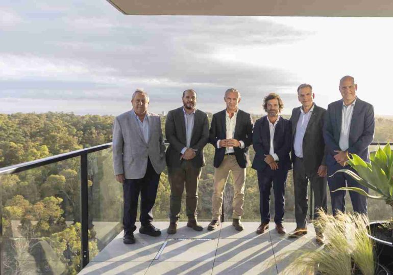 Orsi recorrió proyecto inmobiliario y alentó a invertir en Uruguay: “No aflojen, cuentan con nosotros”