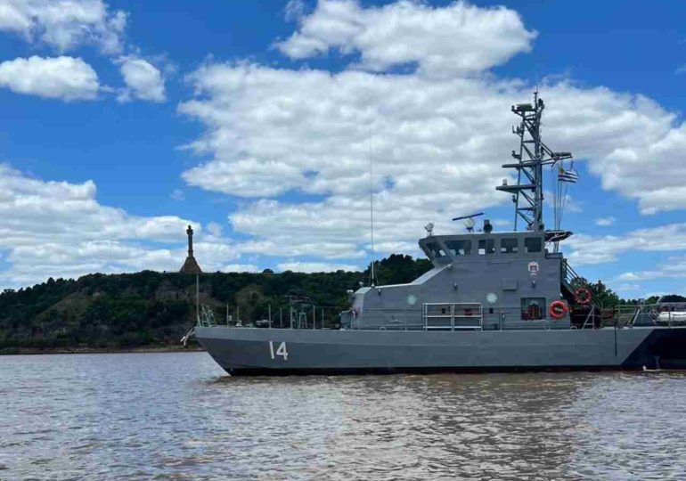 Armada Nacional refuerza la vigilancia fluvial con una nueva patrulla del ROU 14 “Río Arapey”