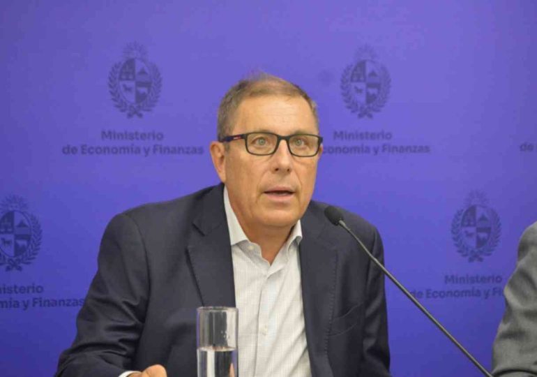 El ministro de Economía y Finanzas presentó medidas para mitigar el impacto del tipo de cambio