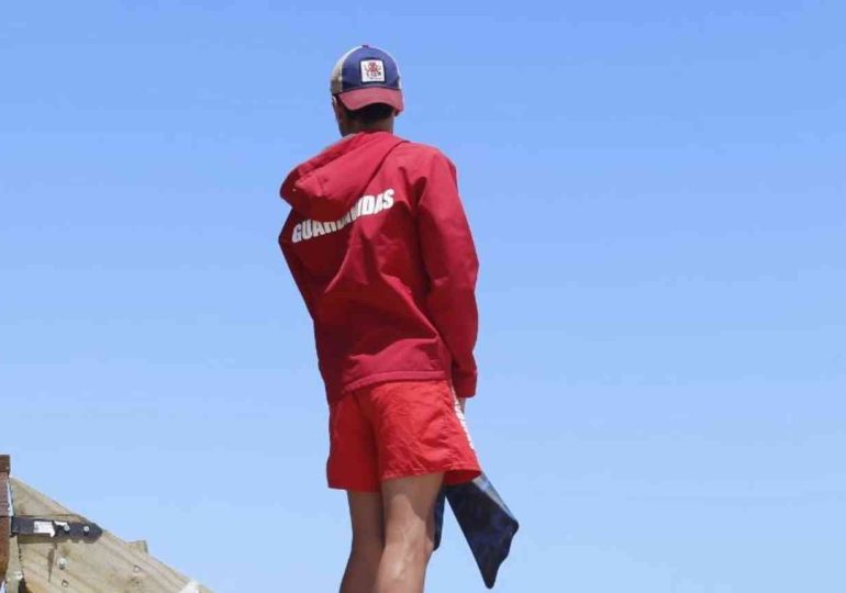 Nuevo horario de guardavidas en playas