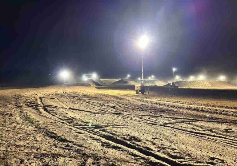 Polideportivo Motor recibe por primera vez el evento "Motocross bajo las estrellas"