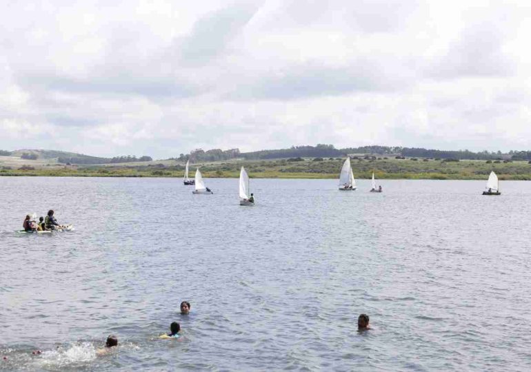Niños y adolescentes participaron en jornada de navegación en La Capuera