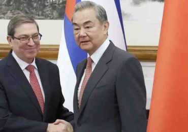 China recibe a Bruno Rodríguez y reitera su apoyo a Cuba