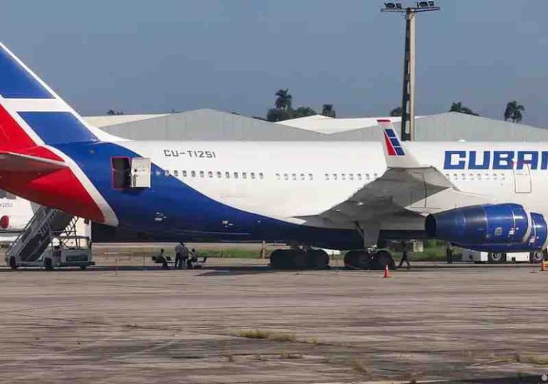 Cuba se queda sin combustible para aviones
