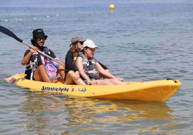 Destacan acciones de inclusión y mejoras en la playa accesible de Piriápolis