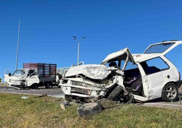 Mujer falleció tras choque frontal con un camión en Minas