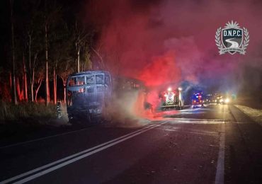 Se incendió un ómnibus en Ruta 5, en Tacuarembó: no hubo heridos