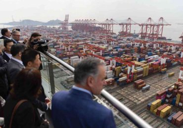 Orsi recorrió el mayor puerto del mundo en Shanghái y avanzó en la agenda comercial