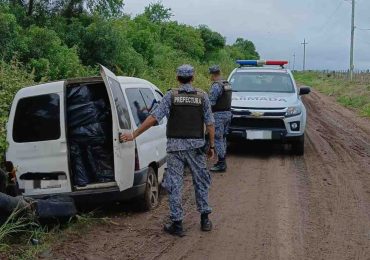Incautan camioneta con mercadería de contrabando tras fuga de sus ocupantes