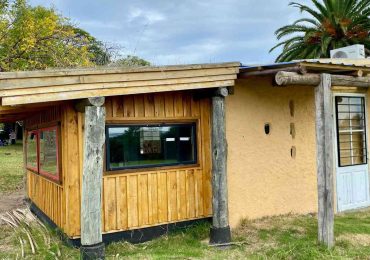 Escuela 45 de Playa Verde: familias denuncian hacinamiento y protestan tras desalojo de un aula