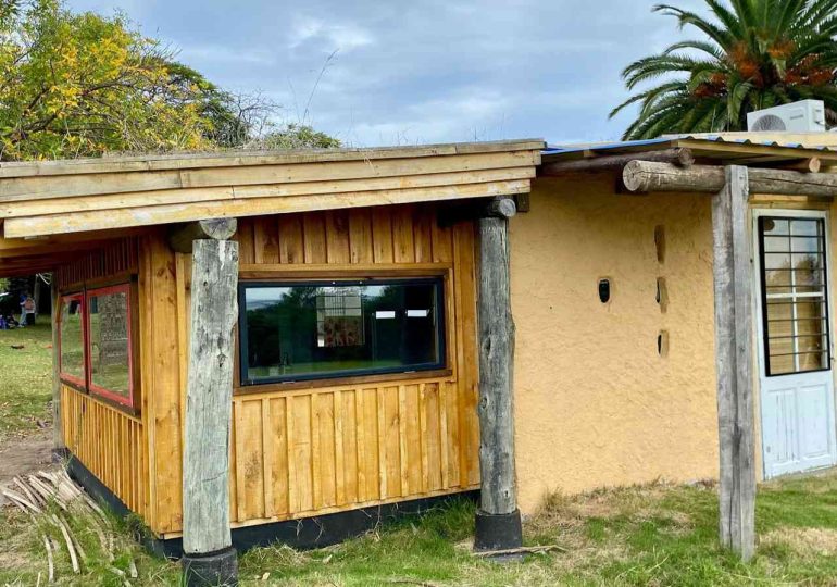 Escuela 45 de Playa Verde: familias denuncian hacinamiento y protestan tras desalojo de un aula