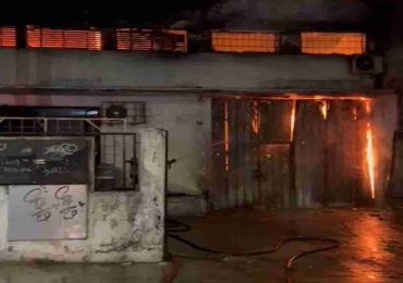 Incendio en fábrica de pinturas en Belvedere obligó a evacuar viviendas