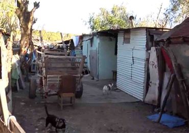 Pobreza bajó a 16,6% en 2025, con aumento de la indigencia