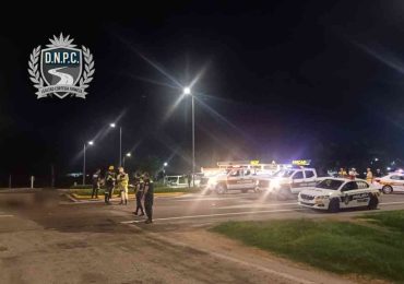 Motociclista murió tras choque e incendio en Ruta 1; conductor de camioneta se presentó después