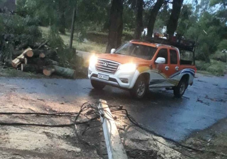 UTE advierte que la normalización del servicio eléctrico tras el ciclón llevará varios días