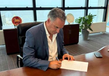 Orsi firmó decreto sobre muerte asistida