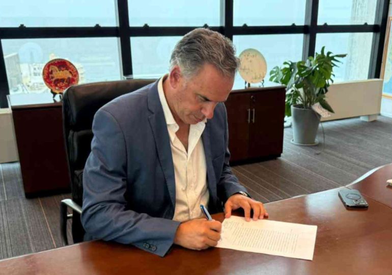 Orsi firmó decreto sobre muerte asistida