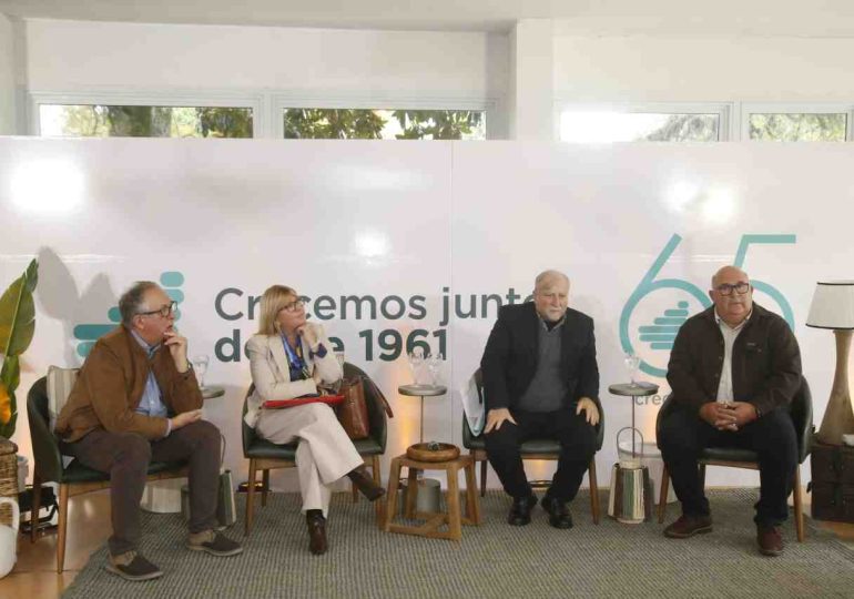 Abella destacó apuesta al futuro en los 65 años de La Asistencial Médica