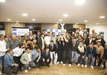 Abella saludó a los campeones de fútbol del interior