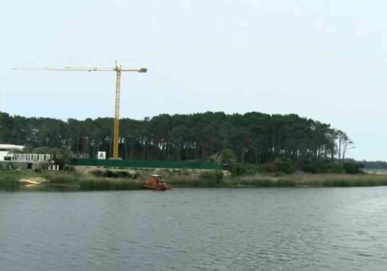 IDM abre compuertas en Laguna del Diario por alto nivel y obras en Leandro Gómez
