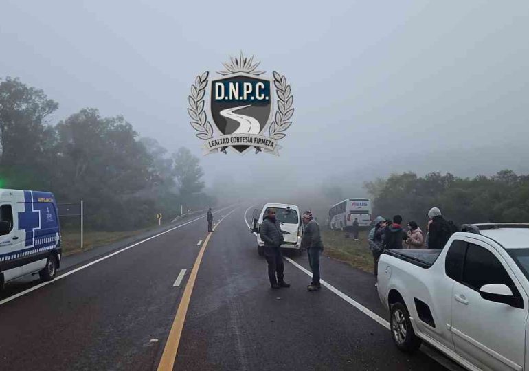 Choque entre ómnibus y micro escolar dejó tres lesionados en Ruta 5