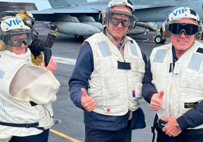 Orsi visitó el portaaviones USS Nimitz y destacó su tecnología