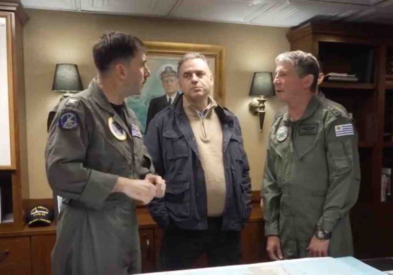 PIT-CNT acusa a Orsi de violar la Constitución tras visita al USS Nimitz