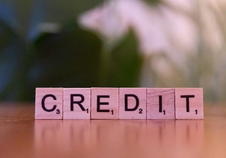 Crédito Directo vs. Crédito Bancario: Guía para elegir la mejor opción de financiamiento