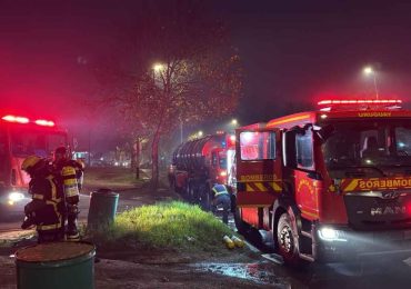Incendio destruyó un depósito de pinturas en Casavalle