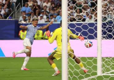 Uruguay reaccionó en el complemento y empató 1-1 con Arabia Saudita en su debut mundialista