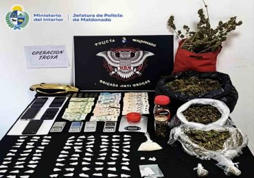Tres detenidos e importante incautación de drogas en allanamientos realizados en Maldonado y San Carlos