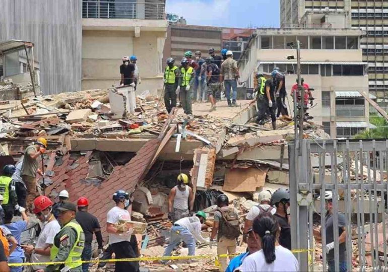Sube a 589 la cifra de muertos por terremotos en Venezuela