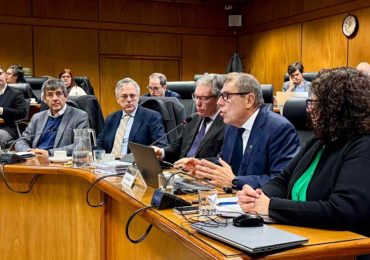 Cambios en jubilaciones generan respaldo de las AFAP y oposición, pero enfrentan críticas del PIT-CNT