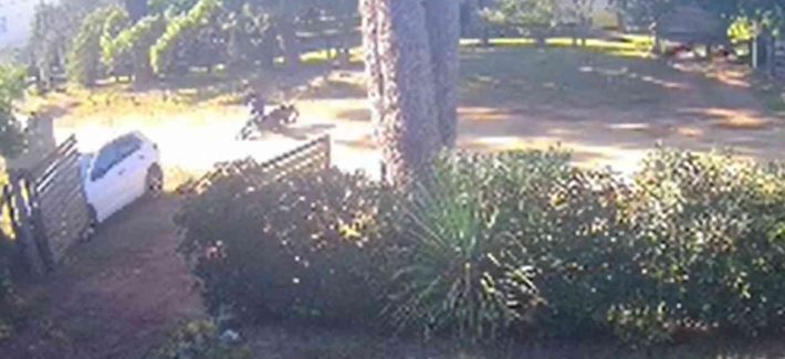 Motociclista sufrió una fractura tras caer por un pozo en Punta Colorada