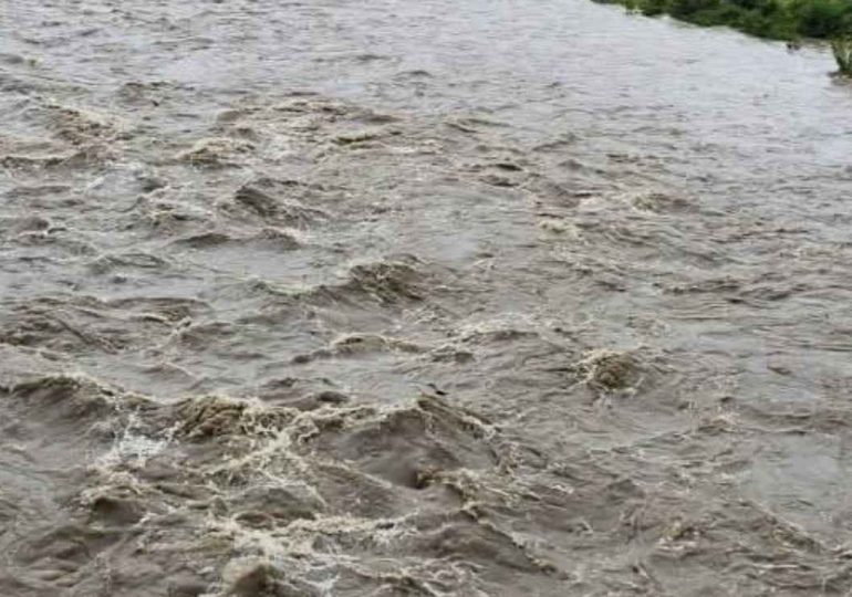 Intentó cruzar un arroyo crecido y murió arrastrado por el agua