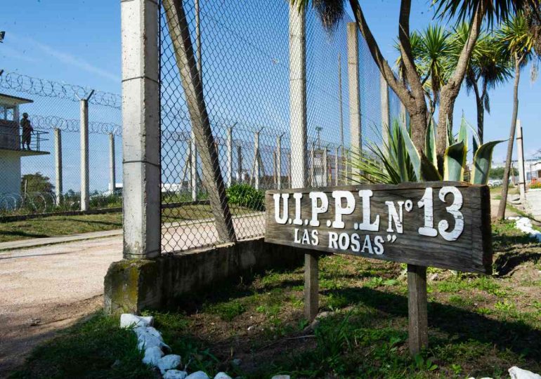 Celdas para cuatro personas alojan hasta once internos en Las Rosas