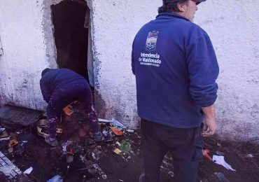 Desalojan una vivienda tapiada que había sido ocupada ilegalmente tras abrir un boquete