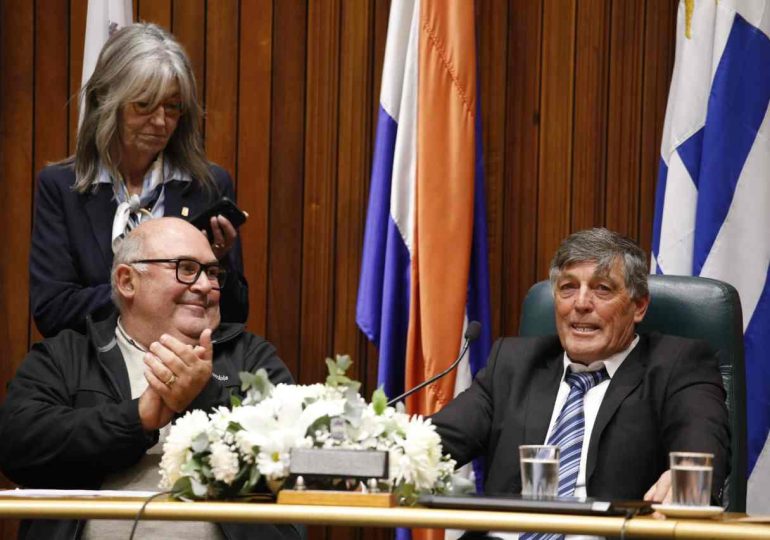 Abella asistió al acto de asunción del nuevo presidente de la Junta Departamental de Maldonado