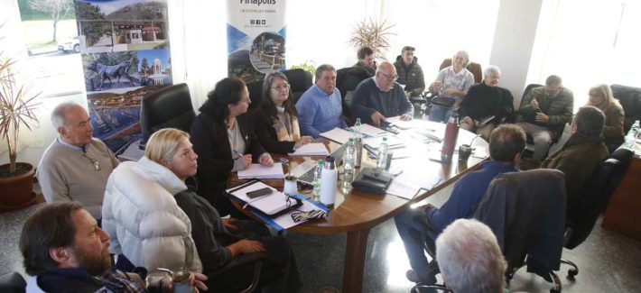 Cumpliendo con el diálogo y la mano tendida Abella se reunió con el Concejo del Municipio de Piriapolis