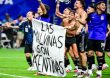 Reino Unido pide a la FIFA investigar la bandera exhibida por jugadores argentinos