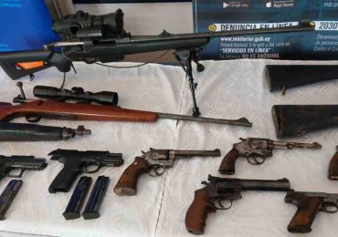 Hallan un arsenal oculto durante una investigación por hurtos en establecimientos rurales de Maldonado