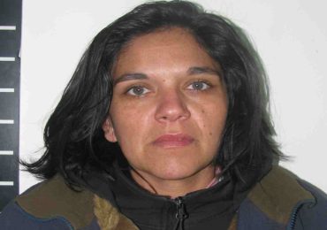 Intentó hurtar en un supermercado e incumplía arresto domiciliario: fue condenada a nueve meses de prisión